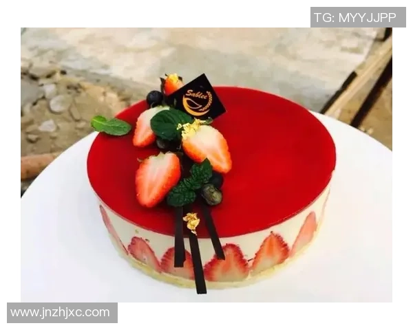 创意足球球星蛋糕设计打造明星专属甜品盛宴